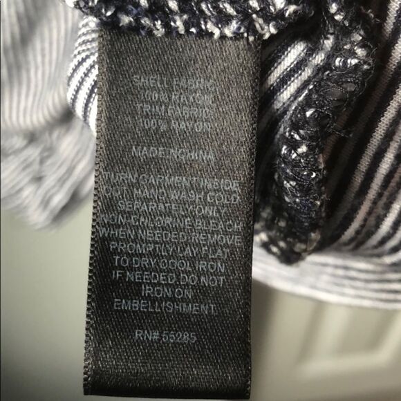 🍭6/$30 Express rayon detailed slouchy tank XS - Picture 6 of 7